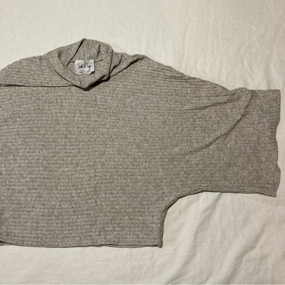 Sadie & Sage Lightweight Oversized Boxy Sweater with Kimono Sleeves - Picture 9 of 9